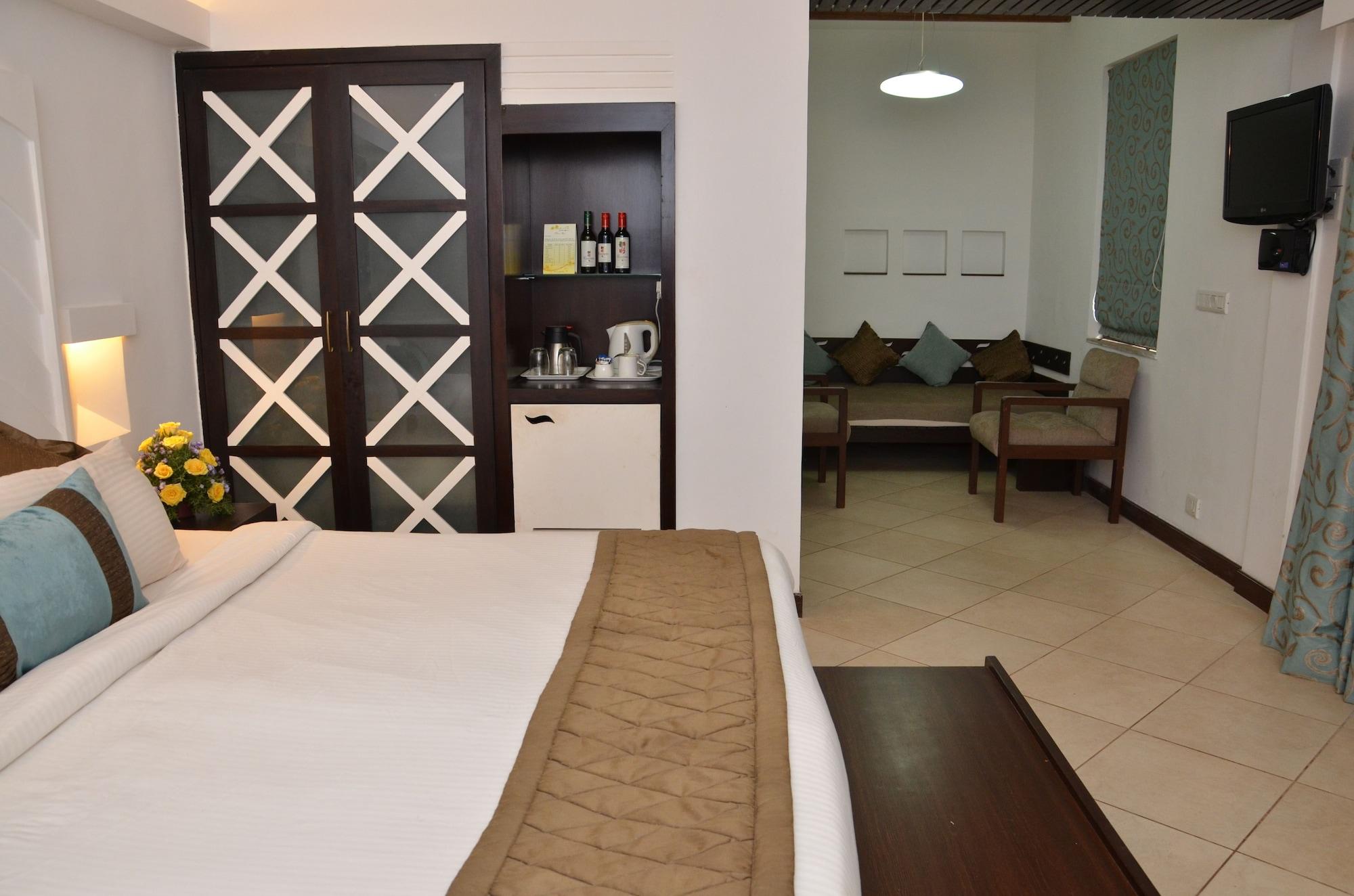 Sonesta Inns Beach Resort - Candolim Beach Exterior photo