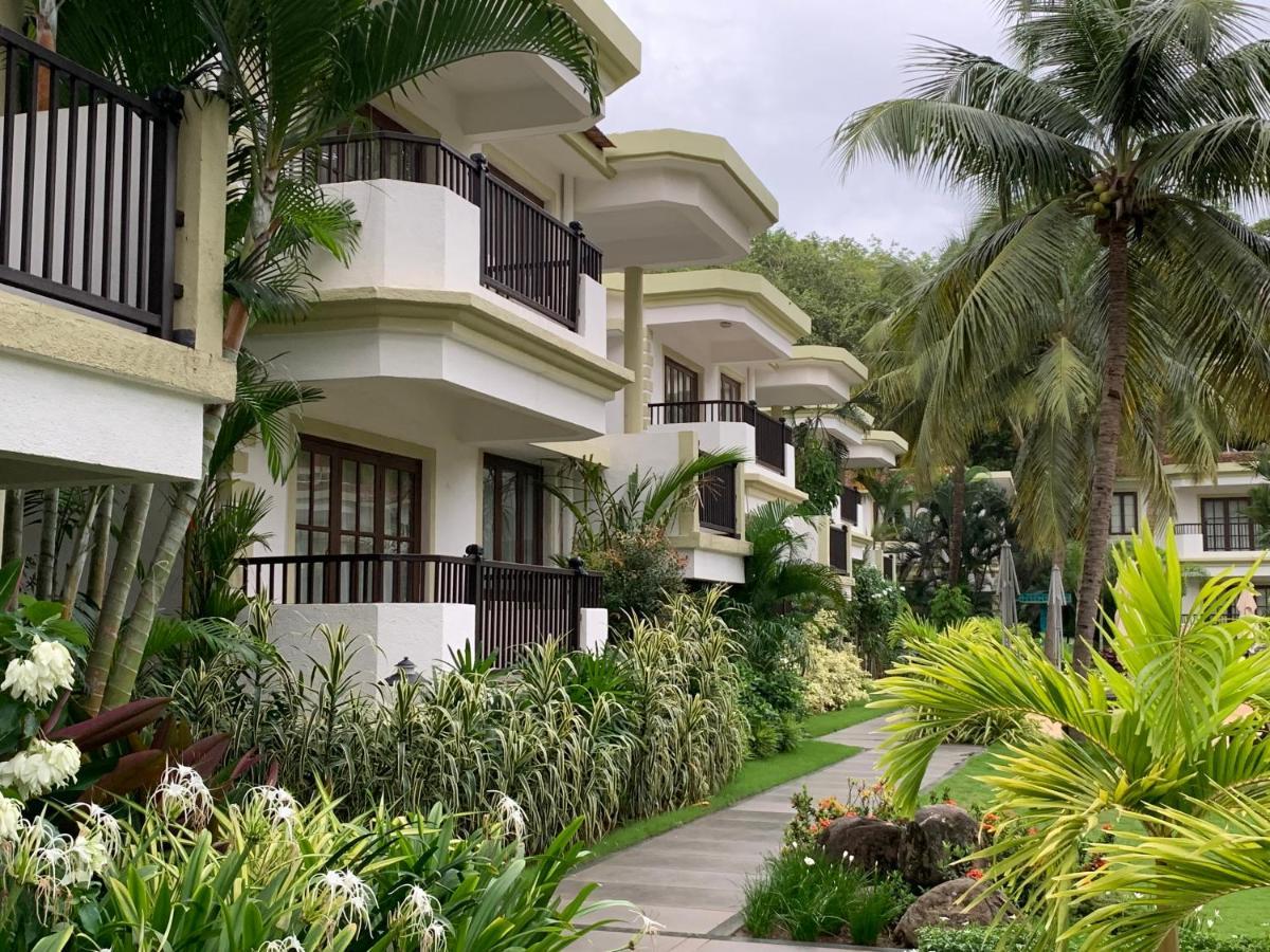 Sonesta Inns Beach Resort - Candolim Beach Exterior photo